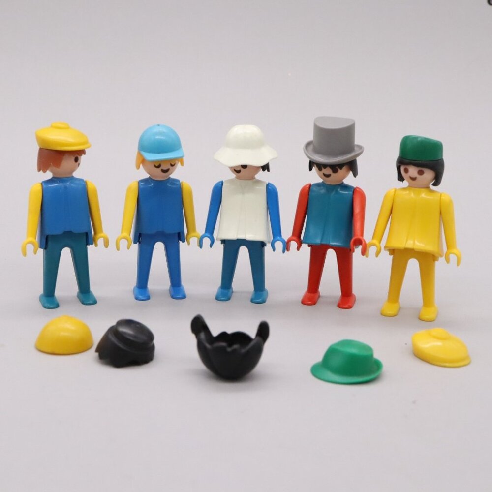 Lot of 5 Playmobil Geobra Figures and accessories Vintage 1974